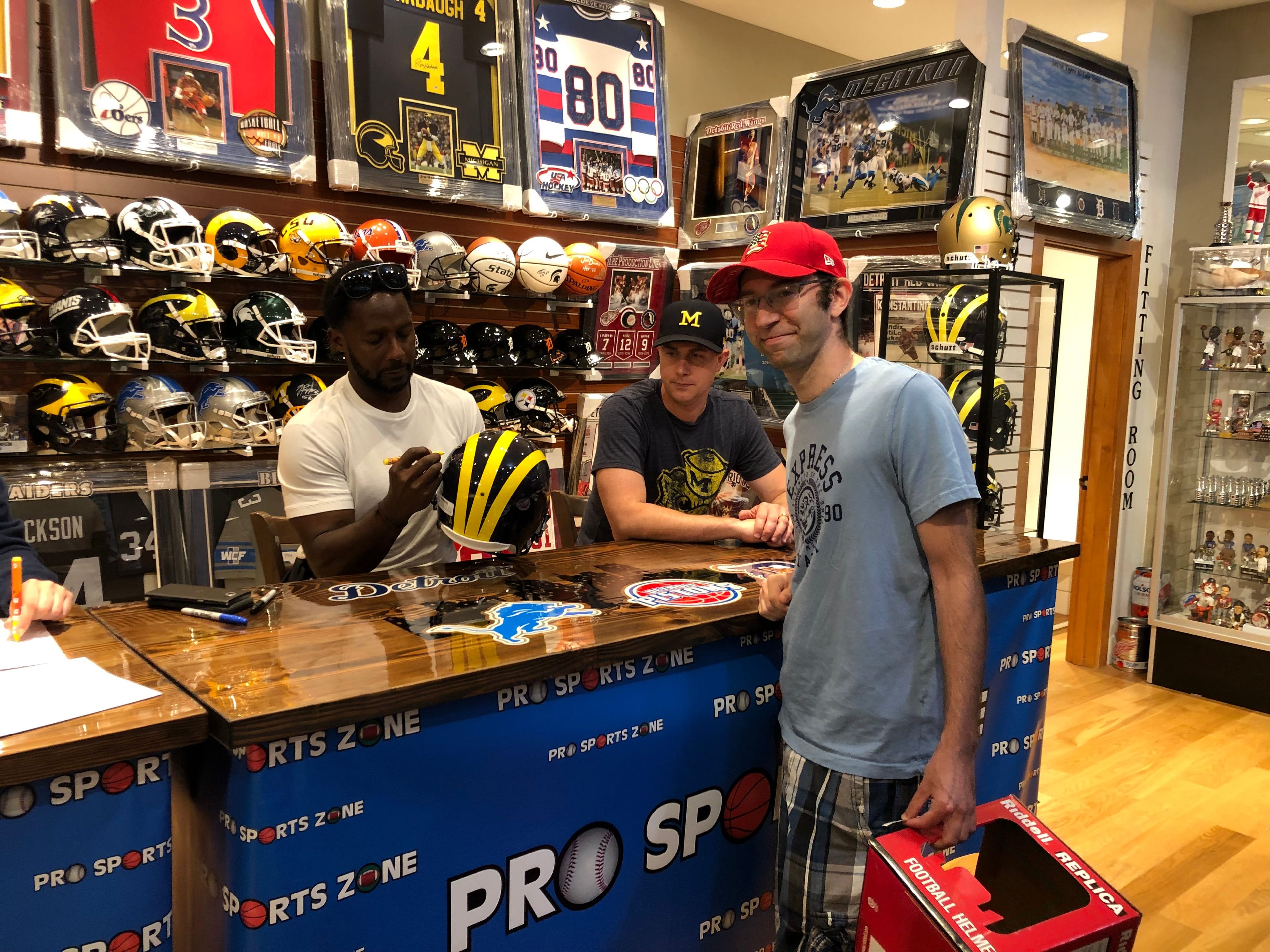 Direct Sportslink Aseguró a Desmond Howard Para Evento de Firma de Autógrafos